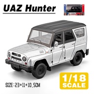 LEO 1:18 UAZ Hunter Diecast โมเดล รถอัลลอยด์รถยนต์ของเล่นคอลเลกชันของขวัญสําหรับเด็กชายสาว ของเล่นเด