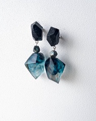 Frames volume 耳環 / 水晶 / 水底 M 醫療鋼耳環 夾式耳環