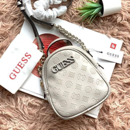 กระเป๋าสะพาย GUESS FACTORY WOMEN SHOULDER BAG (แบรนด์แท้ OUTLET) กระเป๋าสะพายหรือถือ ทรงครอสบอดี้