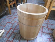 100%全台灣檜木造型泡腳桶38X38X45公分浴室可用可訂製沒上漆可聞香閃花重油味道濃郁特價出清請先詢問庫存