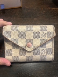 LV 短款銀包二手