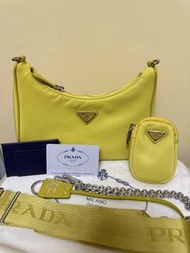 Prada Re-Edition 2005 黃色尼龍三合一單肩包