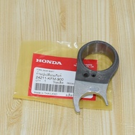 ก้ามปูเปลี่ยนเกียร์ เวฟ100 แท้ศูนย์ฮอนด้า ราคา/1ชิ้น 24211-KFM-900