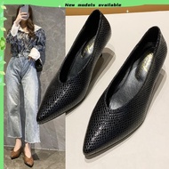 6CM soft leather thick heel pointed toe set feet work women's shoes non-slip wear-resistant large si