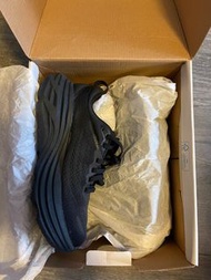 Hoka 全新 US5.5 Bondi 8