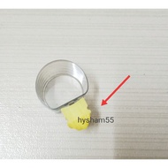 klip cawan makanan atau minuman burung bekas makanan burung