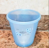 台製垃圾桶 台製大垃圾桶 大垃圾桶 花語垃圾桶 藍色垃圾桶 大型垃圾桶 無蓋垃圾桶 圓桶 圓筒垃圾桶 圓筒 塑膠桶