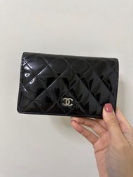 Chanel 黑色漆皮銀包