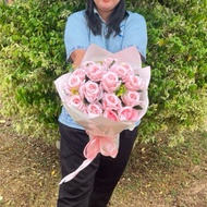 Bouquet Of Large Bokeh Roses Congratulations
