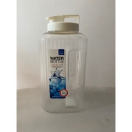 **Water Bottle**Plastic Water Bottle Lock&Lock Size 2.6 Liters Easy To Hold