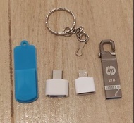 全新正品恵普USB盤2TB高速3.0 金屬優盤適合手機, 電腦, 車載用 (Brand new genuine HP USB flash drive 2TB high-speed 3.0 metal flash drive suitable for mobile phones, computers, and cars.)