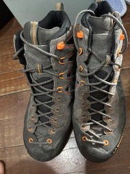 La Sportiva Gore-Tex 登山鞋