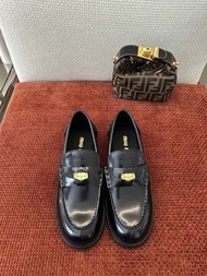 Miumiu/繆繆 黑色漆皮樂福鞋 | 原廠Outlet 香港預購7個工作日發貨