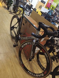 BLUE 碳纖維公路車 Easton EC90 Aero 輪組 Shimano 105