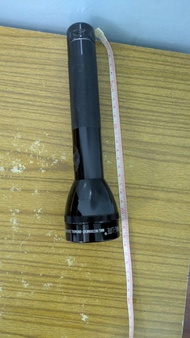 Maglite 經典黑色手電筒