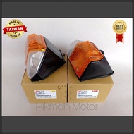 A PAIR OF TOYOTA LANDCRUISER HARDTOP FJ40 BJ40 FRONT TURN SIGNAL ASSY LIGHTS