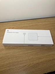 [二手]適用於 MacBook Air 的 Apple 45W MagSafe 2 電源轉換器