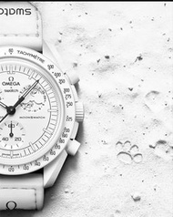 Swatch moonwatch omega X snoopy white