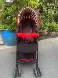 รถเข็นเด็ก Aprica รุ่น Luxuna Bitte 0-4ขวบ สีแดงสดสวยมาก สภาพ 90% ใหม่มากๆ