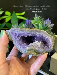 Amethyst Geode Money bank🏦#财来 #来财 #紫晶洞 #amethyst  原皮✔️玛瑙边✔️彩光闪亮晶体✔️二次结晶雪晶白水晶✔️ Height: 4.5cm Width: 