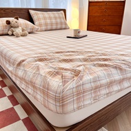 Dansunreve ผ้าปูที่นอนลายตารางมินิมอล A-class สีแดงคริสต์มาส ผ้าปูที่นอน พรีเมี่ยมญี่ปุ่นเป็นมิตรกับ