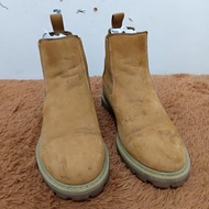 Hawkins chelsea boots yellow