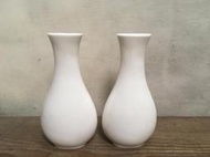 WH22719【四十八號老倉庫】全新 早期 台灣 牛奶玻璃 花瓶 高16.5cm 1對價【懷舊收藏拍片道具】
