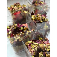 Dubai Chocolate Kunafa strawberry/Viral Dubai Strawberry Chocolate cups
