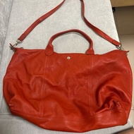 Longchamp Le Pliage Cuir 小羊皮大容量兩用包｜紅色｜附長背帶｜經典摺疊皮革款