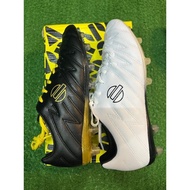 Quaser Darren White & Black