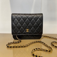 chanel 黑荔枝牛皮WOC金釦下蓋6卡斜背包