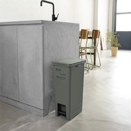 日本 LIV PLUS Boite 踩踏式垃圾桶 30L