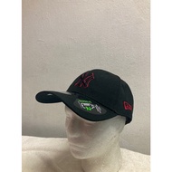 New Era 9Forty NY Yankees Black Cap RedNeon Logo