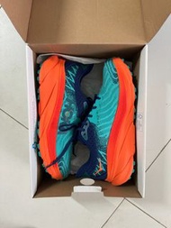 SOLD: Hoka sneakers Challenger ATR 7