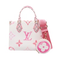 [มือสอง] กระเป๋าถือ Louis Vuitton รุ่น OnTheGo PM LV By the Pool Monogram Giant 2WAY M22976 ทำจากผ้า
