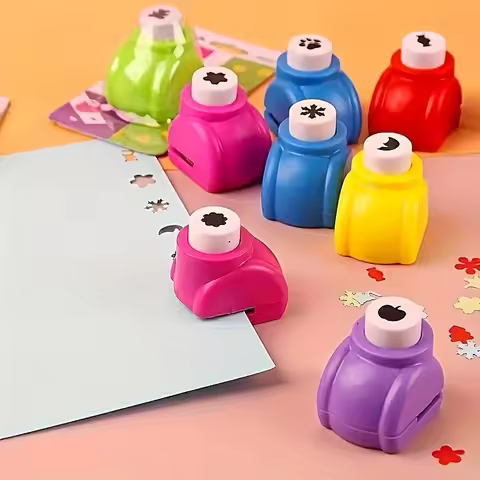 1pc Mini Hole Punch,Random Pattern Portable Mini Hole Punch, Creative Portable Paper Punch Tool,DIY 