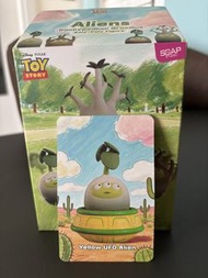 黃色UFO 象牙宮 三眼仔迪士尼反斗奇兵 Pachypodium Gracilius Roly-Poly Figure