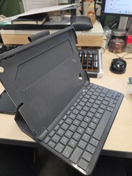 Logitech slim folio Y-R0051 keyboard case for Ipad