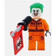 LEGO SH1075 DC Comics Super Heroes Batman 76300 : The Joker Minifigure - Prison Jumpsuit, Side Pocke