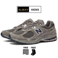 2002R 'Light Grey' M2002RA