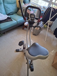 OTO 健身單車
