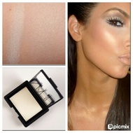 NARS Albatross Highlighting Powder