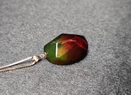 收藏極罕有墨西哥紅藍珀琥珀吊墜
18k包金扣頭 鑽石切面 晶瑩透體 萬中無一 稀有珍品 🎁送s925頸鏈
19.9×15.3×8.2mm1.5g
HK＄1029❌566
琥珀歸心經，有鎮靜安神的功效，