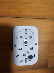 萬用旅行插頭轉換器