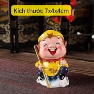 Feng shui statue - Sun Wukong statue to decorate cars and desks (7x4x4cm)