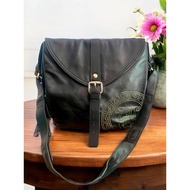 Very soft genuine leather bag, Wanlima brand, bottom size 25, mouth 30, height 26, bottom width 13