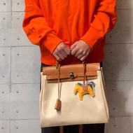 hermes herbag 31 口c刻印中古包 42000（含運）