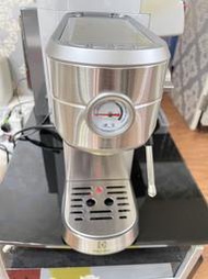 Electrolux 伊萊克斯 極致美味500 半自動義式咖啡機 (不鏽鋼按鍵式) E5EC1-31ST 含周邊配件