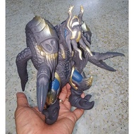 Bandai Ultraman Ultra Monster Kaiju DX Megalothor Second Form with tag. (New)