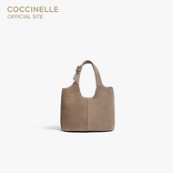 COCCINELLE กระเป๋าถือมินิผู้หญิง รุ่น C-EASY MINI HANDBAG 580101 สี WARM TAUPE/WARM TAUPE